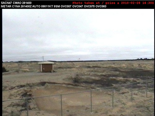 Vue de webcam de l’aéroport de Natashquan pour le 28 février 2010. On n’y voit le sable.