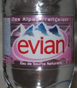 Evian, Eau de Source Naturelle Des Alpes Françaises