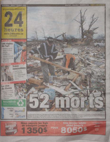 Première page du 24 heures, édition du jeudi 7 février 2008. On y voit une photo avec le titre «52 morts».